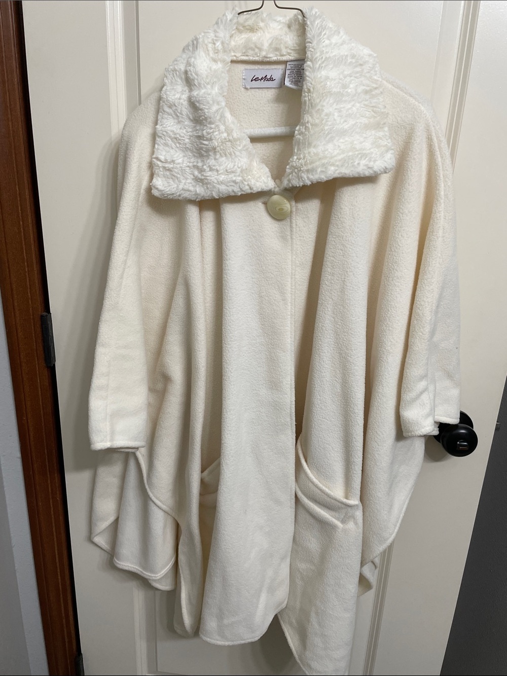 Fleece Cream Sherpa-Collar Women's Cape